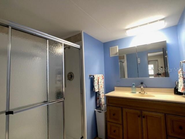 For Sale: $110,000 (2 beds, 1 baths, 984 Square Feet)