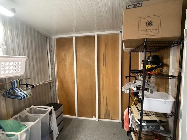 For Sale: $110,000 (2 beds, 1 baths, 984 Square Feet)