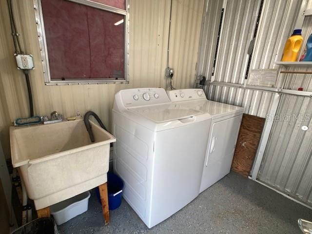 For Sale: $110,000 (2 beds, 1 baths, 984 Square Feet)