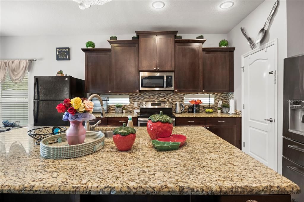 For Sale: $682,999 (5 beds, 3 baths, 3460 Square Feet)