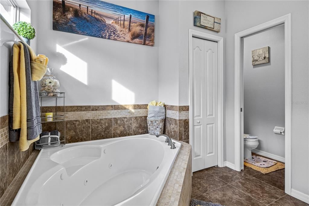 For Sale: $682,999 (5 beds, 3 baths, 3460 Square Feet)