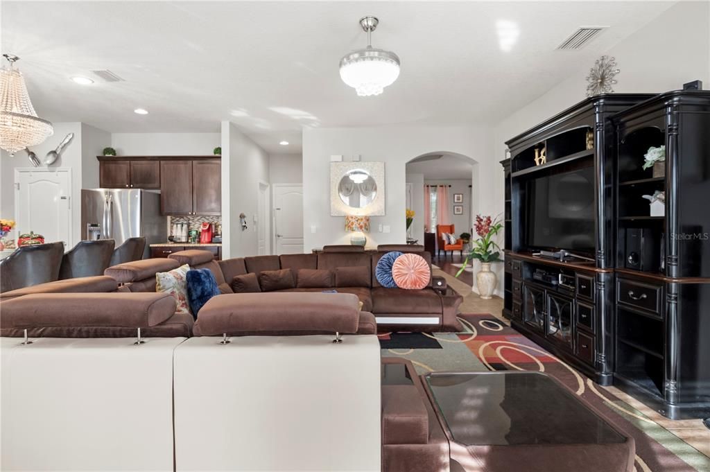 For Sale: $682,999 (5 beds, 3 baths, 3460 Square Feet)