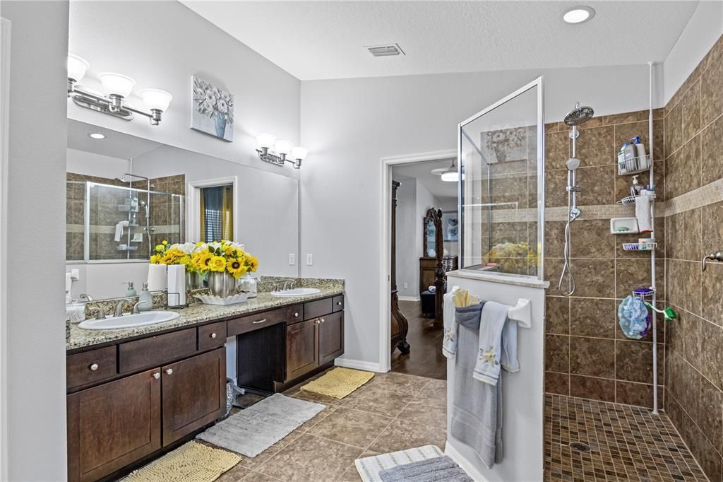 For Sale: $682,999 (5 beds, 3 baths, 3460 Square Feet)