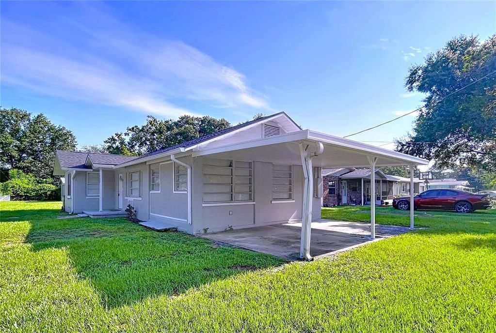 Active With Contract: $215,000 (3 beds, 1 baths, 1027 Square Feet)