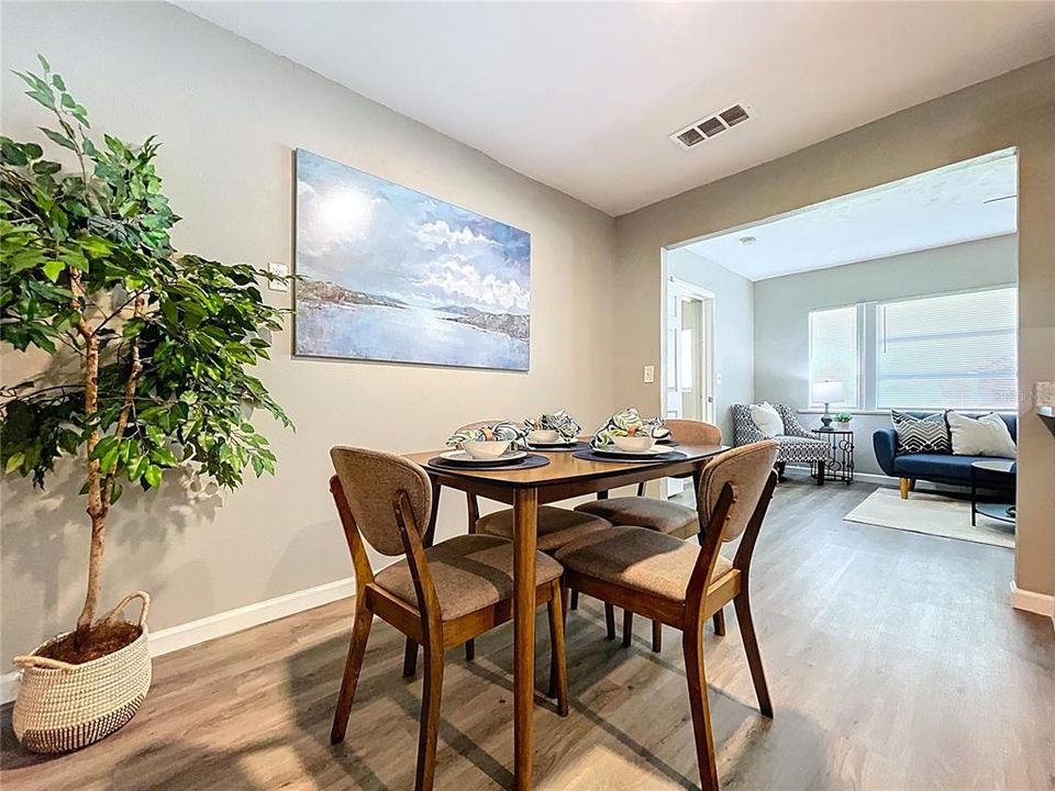 Active With Contract: $215,000 (3 beds, 1 baths, 1027 Square Feet)