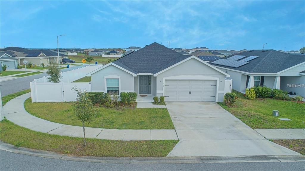 最近租的: $2,400 (4 贝兹, 2 浴室, 2006 平方英尺)