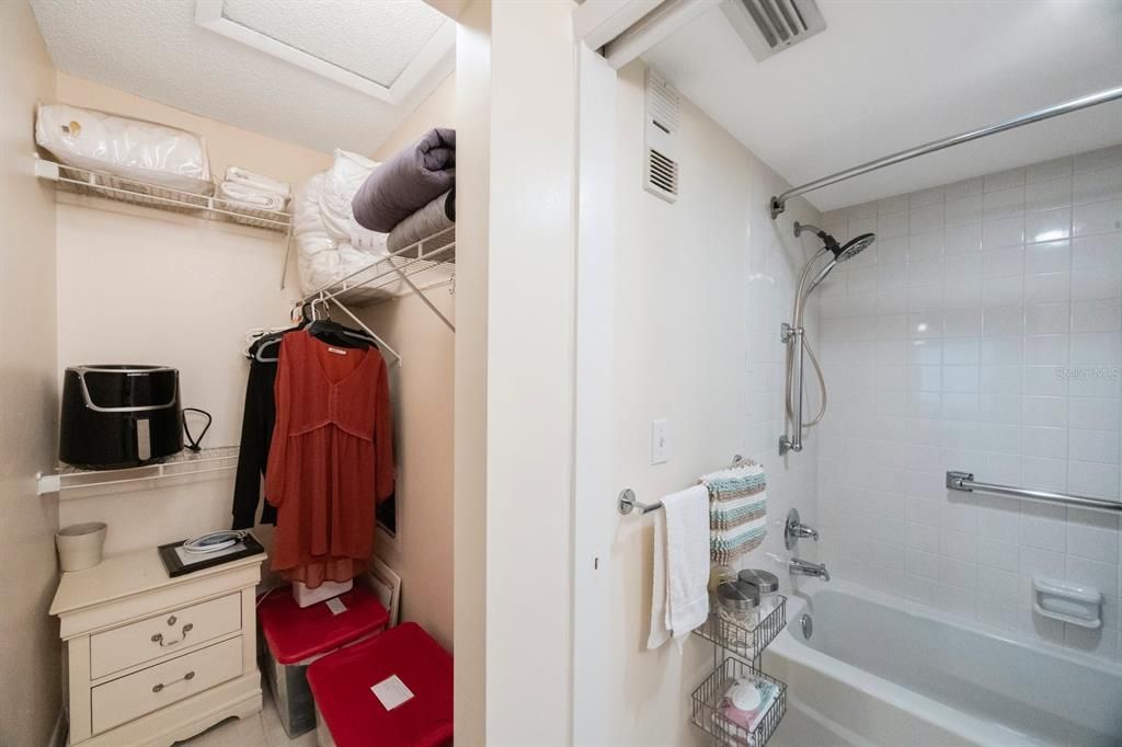 En Venta: $189,990 (2 camas, 2 baños, 1060 Pies cuadrados)