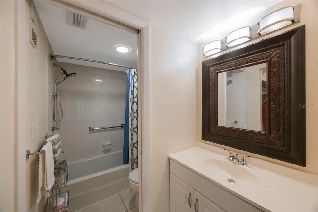 En Venta: $189,990 (2 camas, 2 baños, 1060 Pies cuadrados)