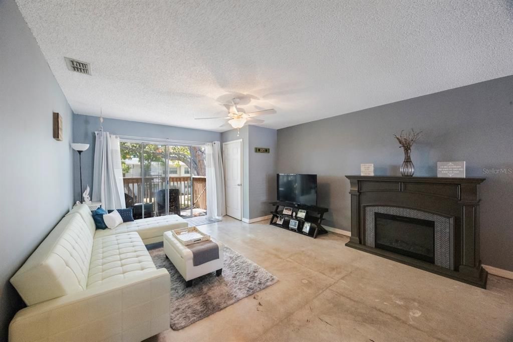 En Venta: $189,990 (2 camas, 2 baños, 1060 Pies cuadrados)