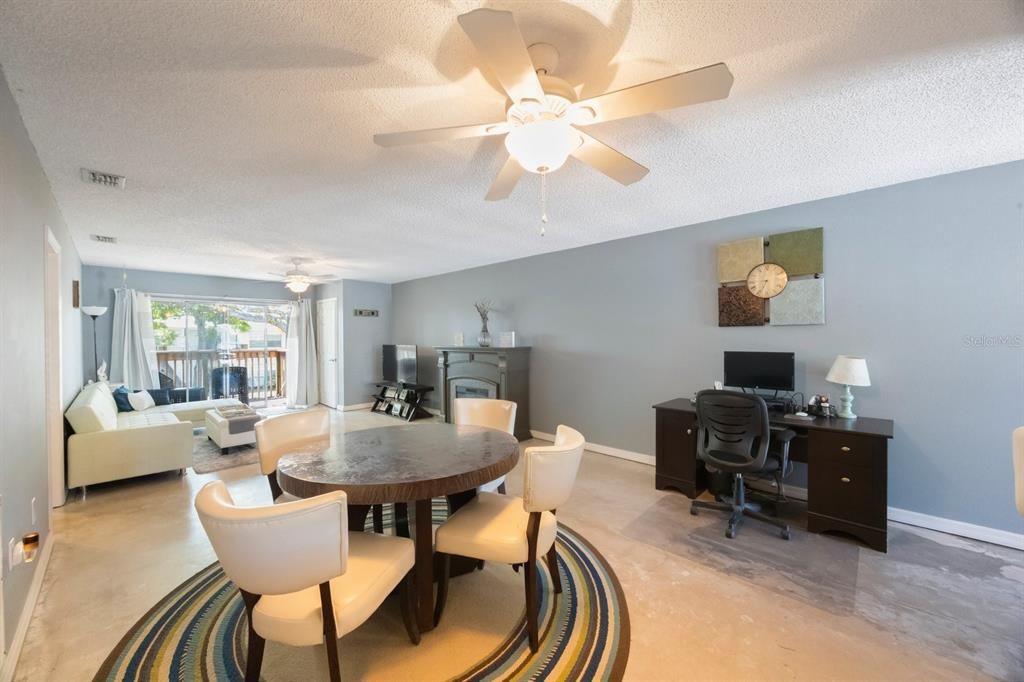 En Venta: $189,990 (2 camas, 2 baños, 1060 Pies cuadrados)