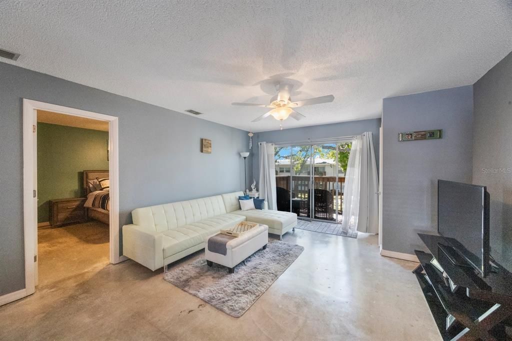 En Venta: $189,990 (2 camas, 2 baños, 1060 Pies cuadrados)