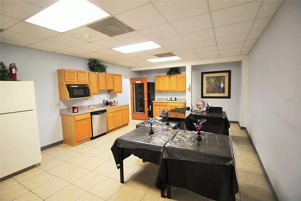 待售: $63,000 (0 贝兹, 0 浴室, 3650 平方英尺)