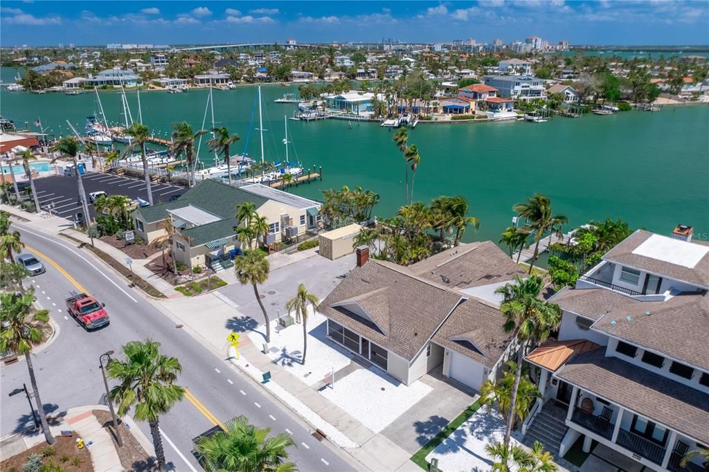 Vendido Recientemente: $1,950,000 (3 camas, 2 baños, 1402 Pies cuadrados)