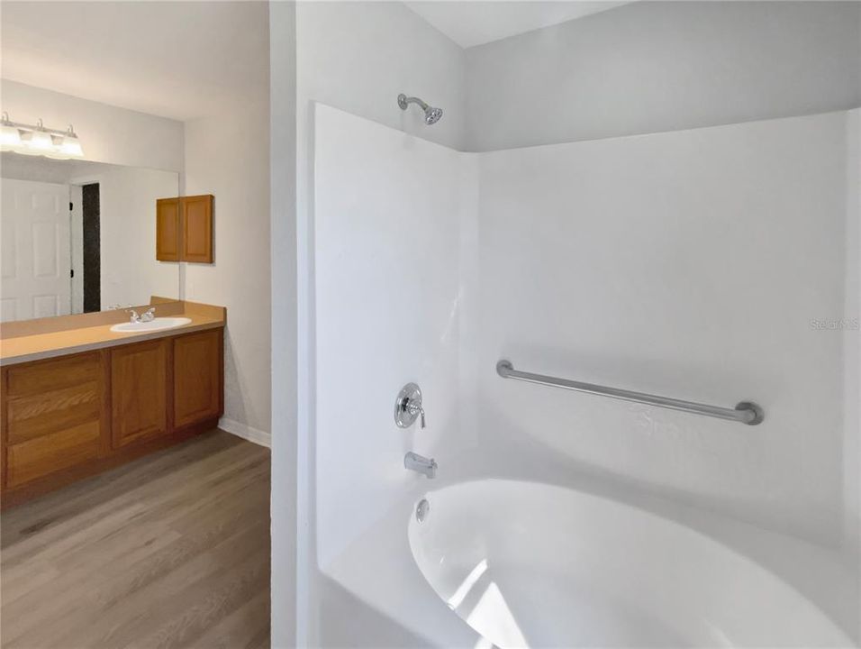 For Sale: $325,000 (3 beds, 2 baths, 1944 Square Feet)