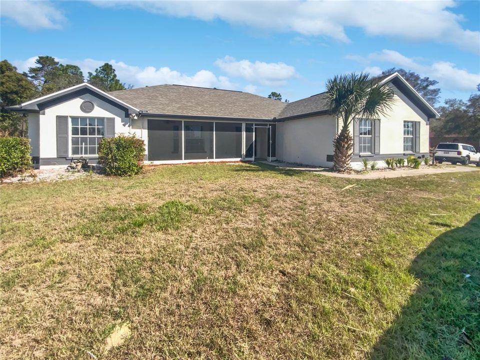 For Sale: $325,000 (3 beds, 2 baths, 1944 Square Feet)