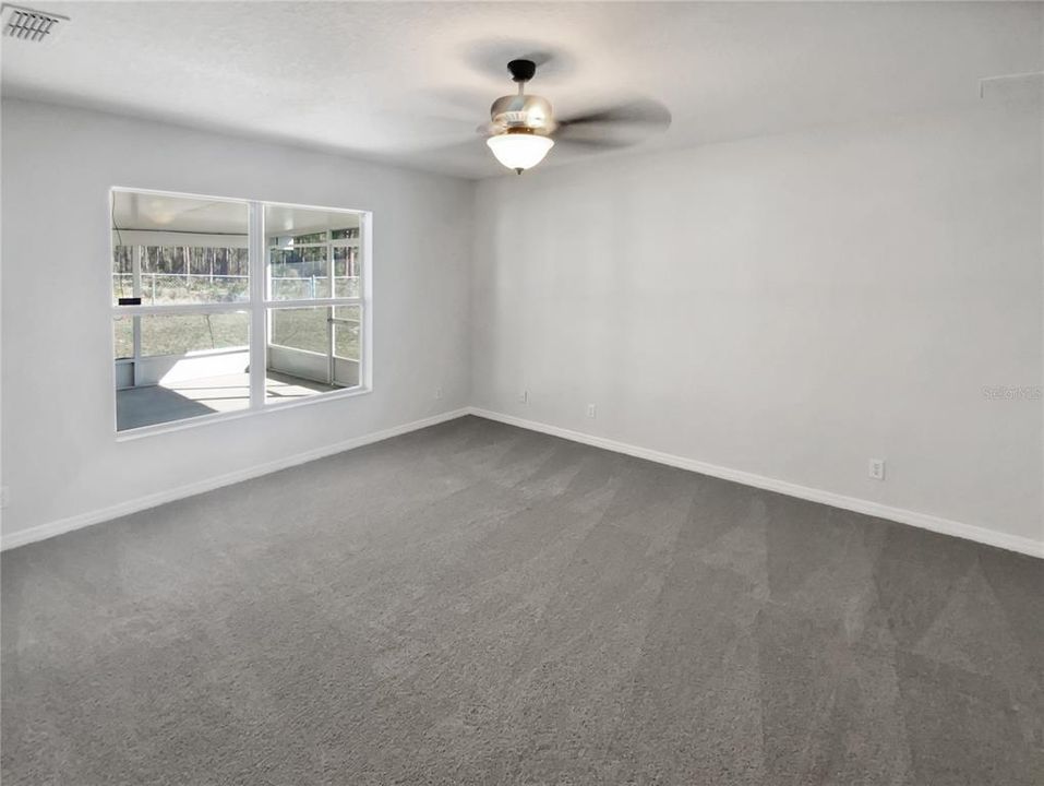 For Sale: $325,000 (3 beds, 2 baths, 1944 Square Feet)