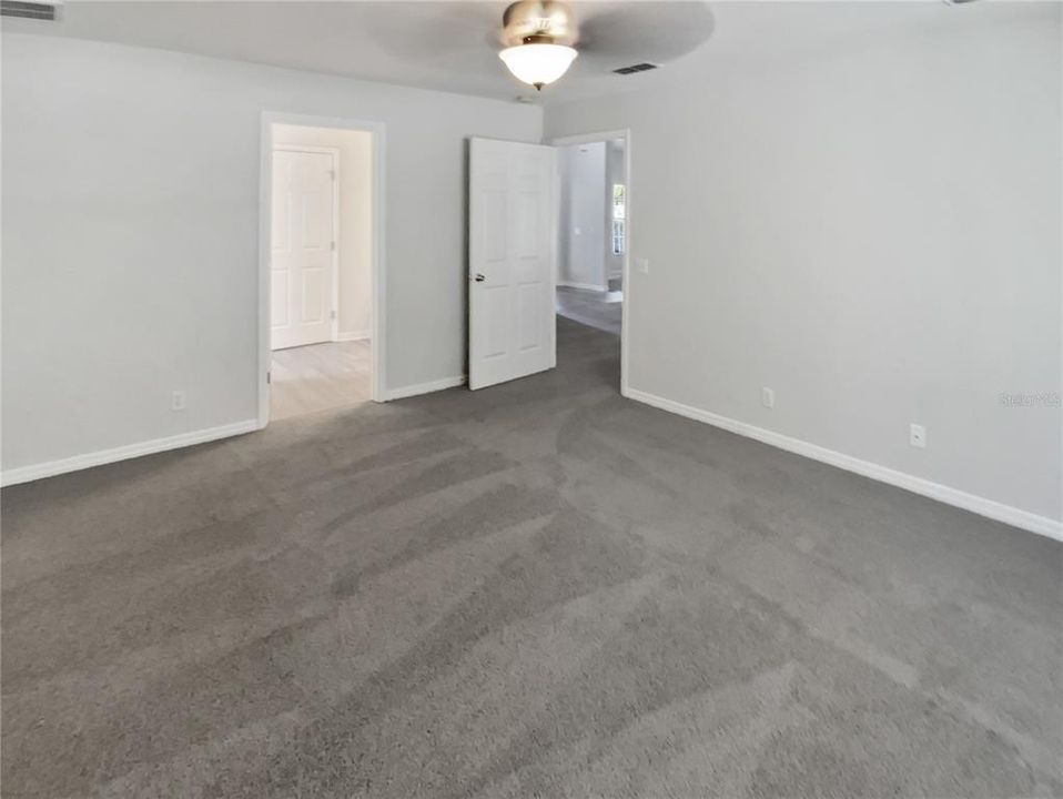 For Sale: $325,000 (3 beds, 2 baths, 1944 Square Feet)