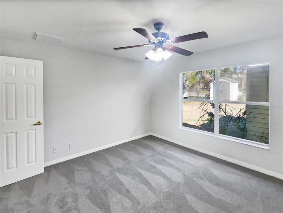 For Sale: $325,000 (3 beds, 2 baths, 1944 Square Feet)