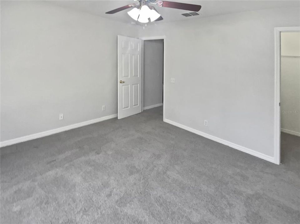 For Sale: $325,000 (3 beds, 2 baths, 1944 Square Feet)