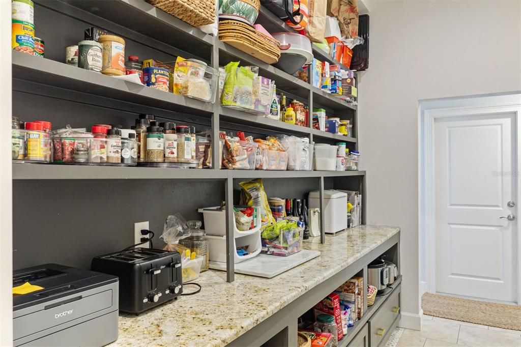 En Venta: $984,000 (4 camas, 3 baños, 3232 Pies cuadrados)