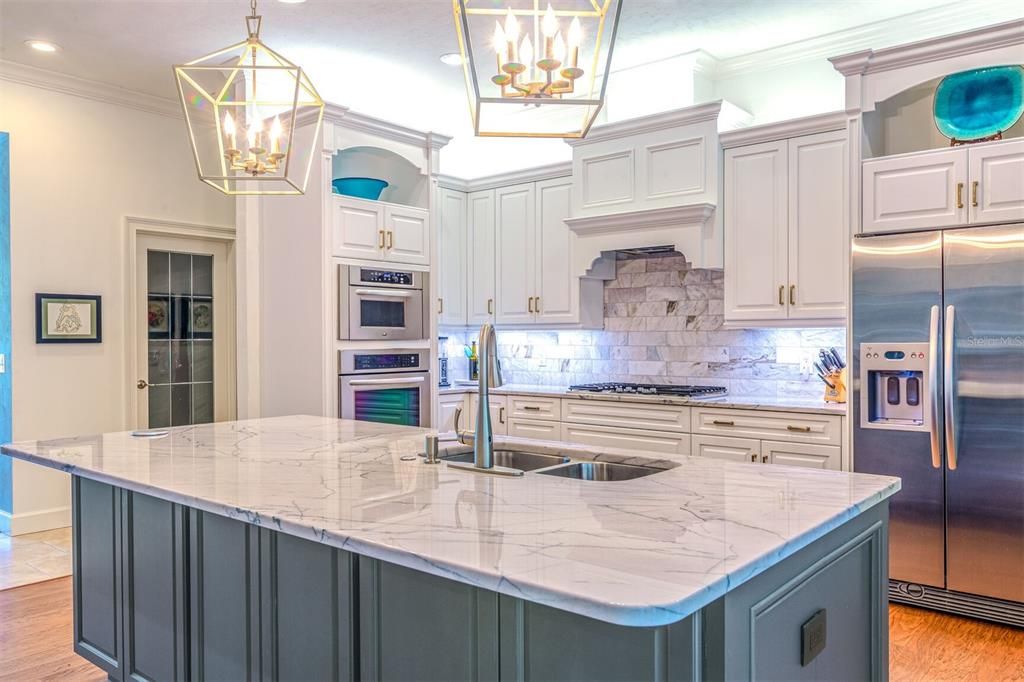 En Venta: $984,000 (4 camas, 3 baños, 3232 Pies cuadrados)