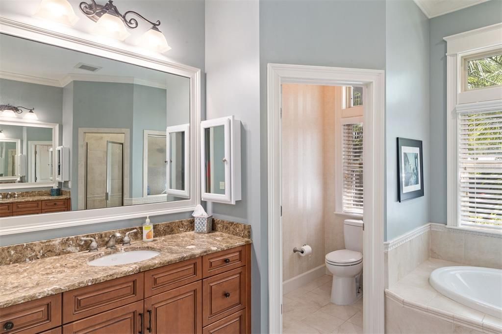 En Venta: $984,000 (4 camas, 3 baños, 3232 Pies cuadrados)