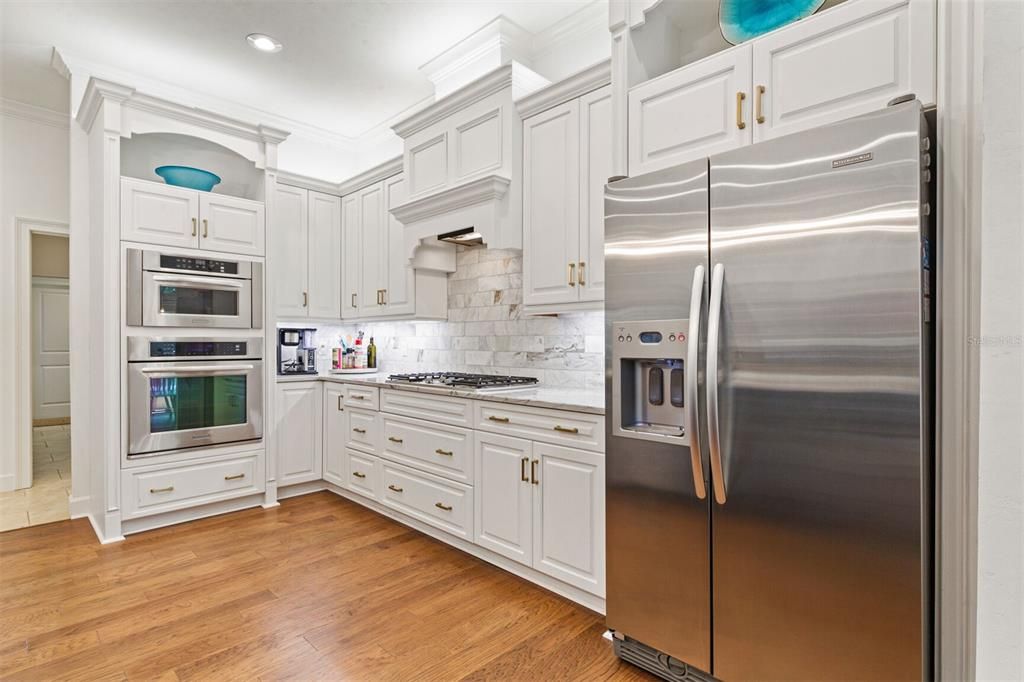 En Venta: $984,000 (4 camas, 3 baños, 3232 Pies cuadrados)