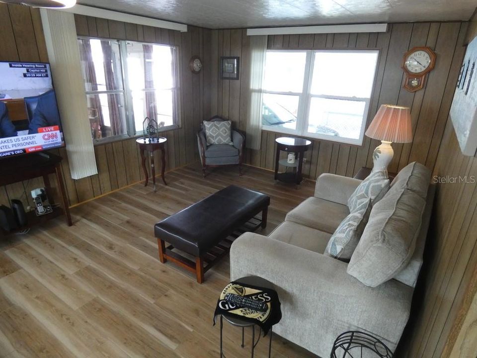 For Sale: $140,000 (2 beds, 2 baths, 1056 Square Feet)