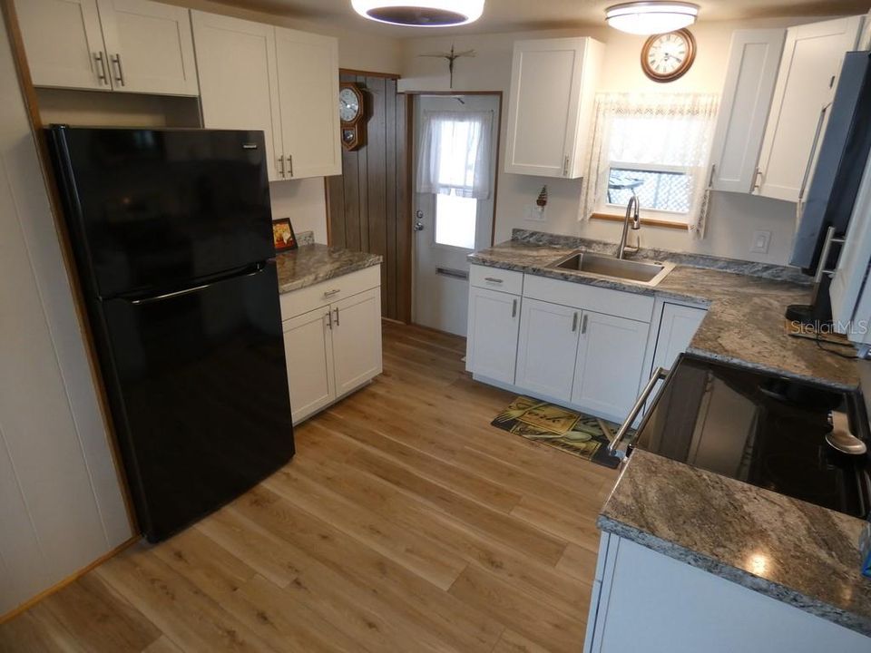 For Sale: $140,000 (2 beds, 2 baths, 1056 Square Feet)