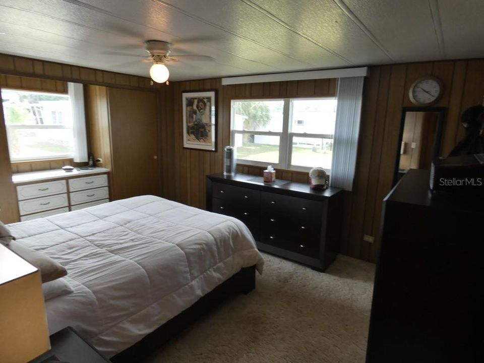 For Sale: $140,000 (2 beds, 2 baths, 1056 Square Feet)