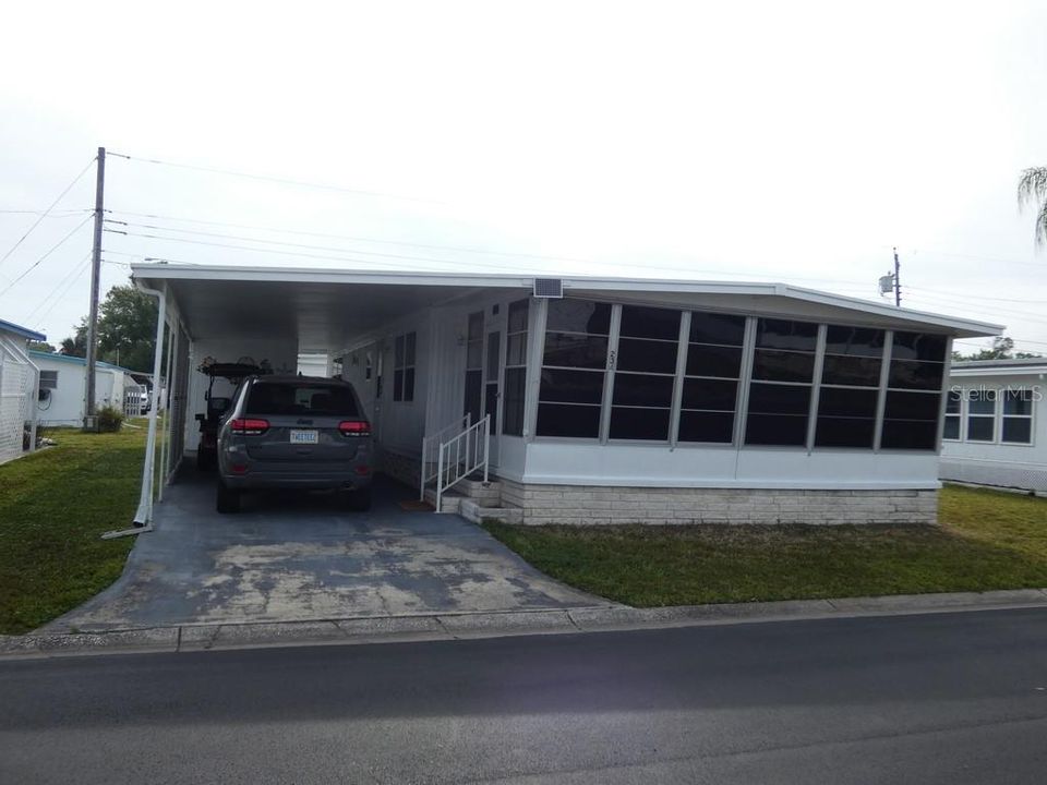 For Sale: $140,000 (2 beds, 2 baths, 1056 Square Feet)