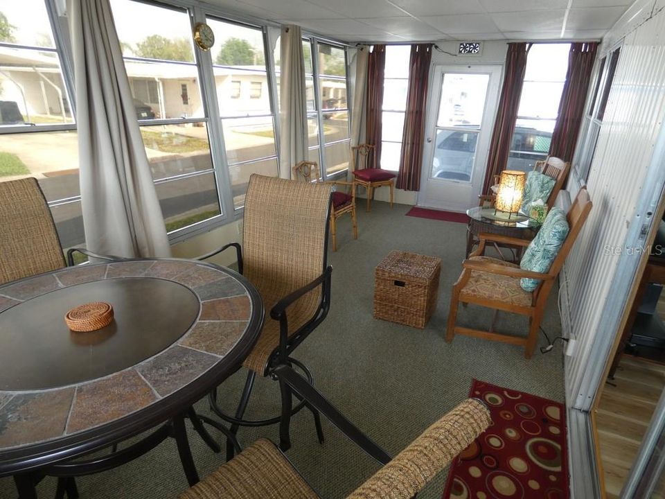 For Sale: $140,000 (2 beds, 2 baths, 1056 Square Feet)