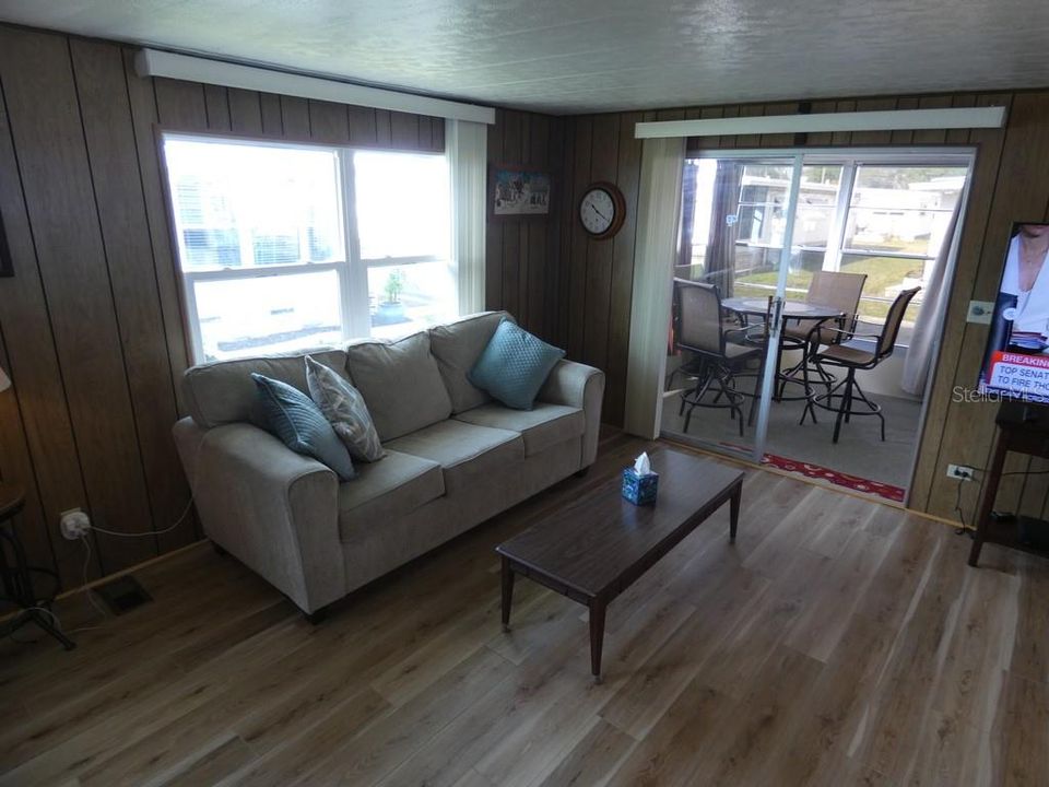 For Sale: $140,000 (2 beds, 2 baths, 1056 Square Feet)