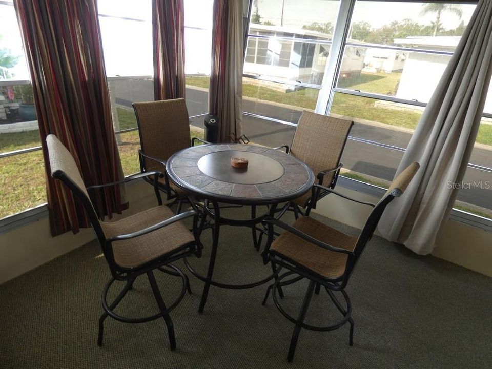 For Sale: $140,000 (2 beds, 2 baths, 1056 Square Feet)