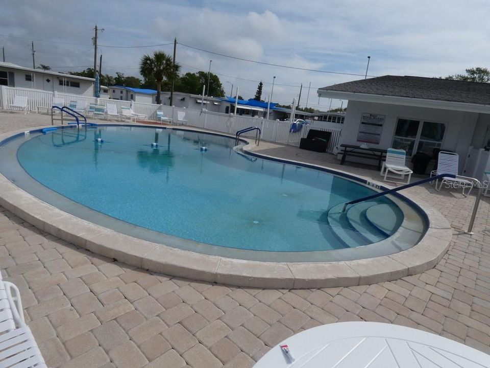 For Sale: $140,000 (2 beds, 2 baths, 1056 Square Feet)