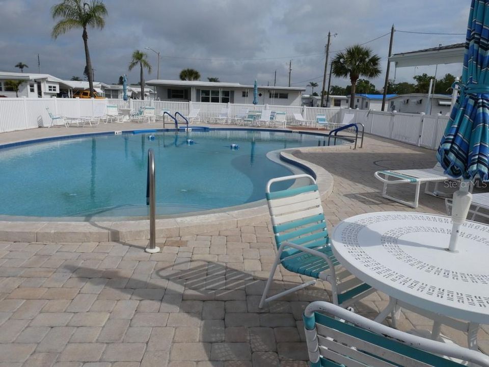 For Sale: $140,000 (2 beds, 2 baths, 1056 Square Feet)