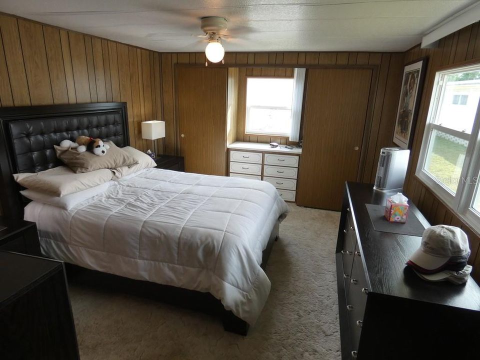 For Sale: $140,000 (2 beds, 2 baths, 1056 Square Feet)