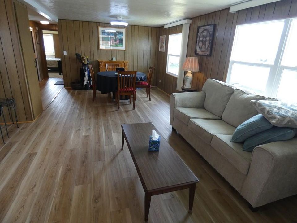 For Sale: $140,000 (2 beds, 2 baths, 1056 Square Feet)