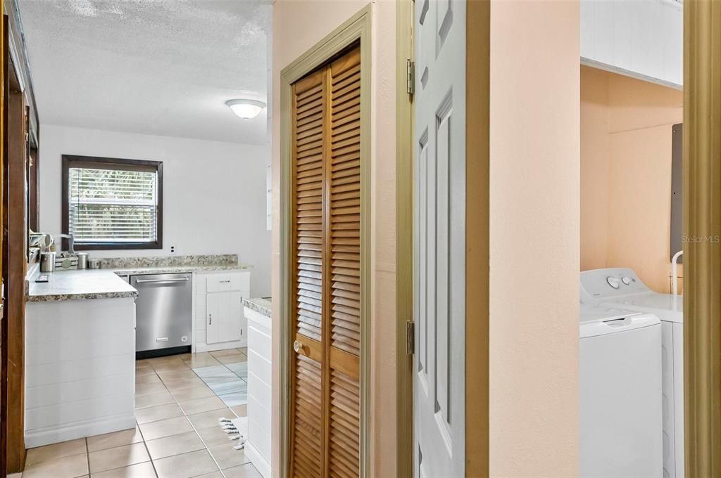 Active With Contract: $479,000 (2 beds, 2 baths, 1714 Square Feet)