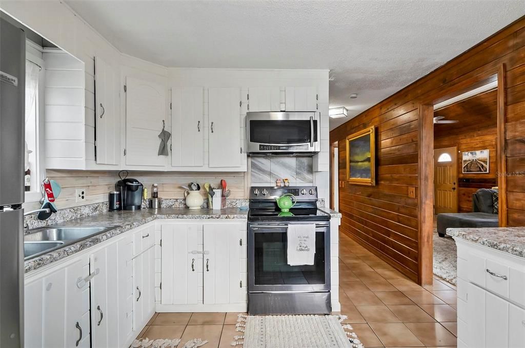 Active With Contract: $479,000 (2 beds, 2 baths, 1714 Square Feet)