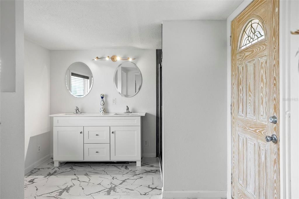 Active With Contract: $479,000 (2 beds, 2 baths, 1714 Square Feet)