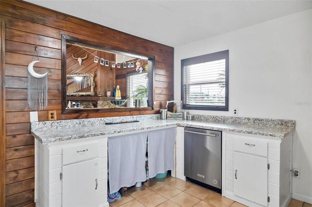 Active With Contract: $479,000 (2 beds, 2 baths, 1714 Square Feet)