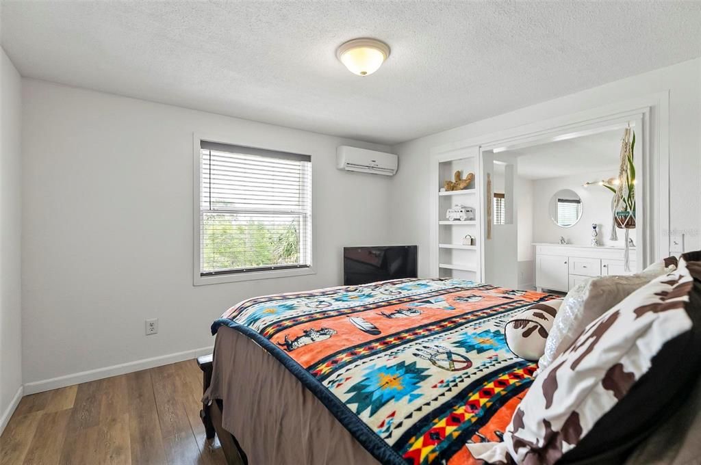 Active With Contract: $479,000 (2 beds, 2 baths, 1714 Square Feet)