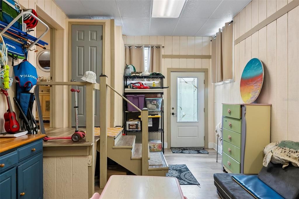 Active With Contract: $479,000 (2 beds, 2 baths, 1714 Square Feet)