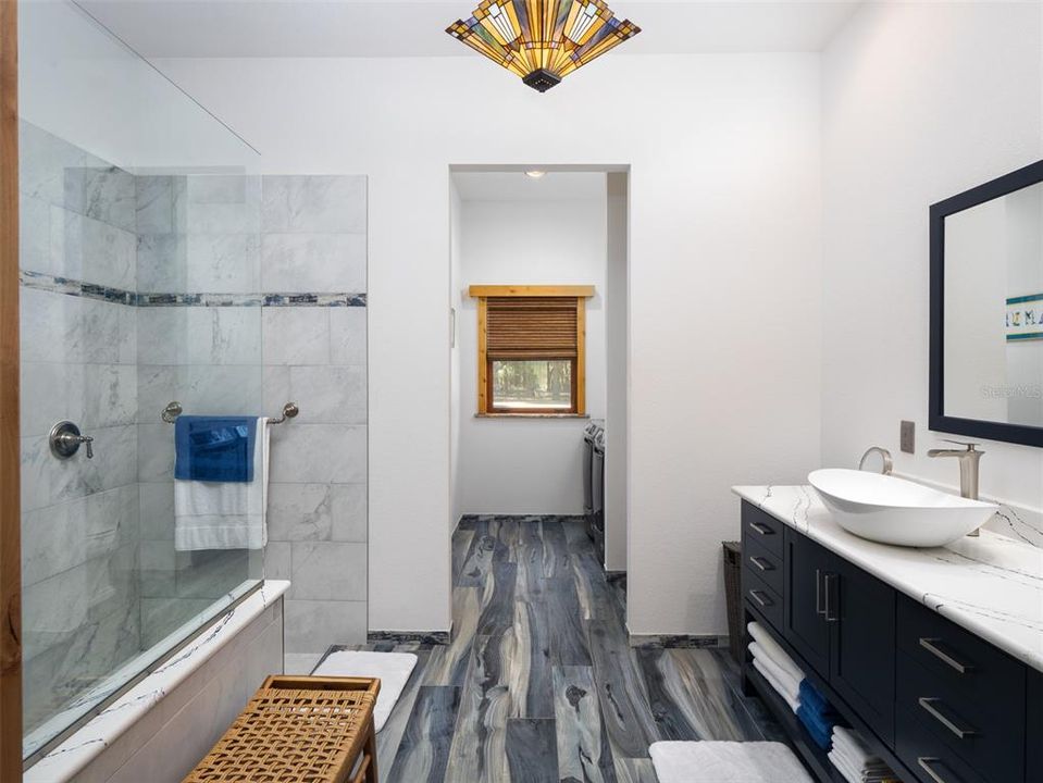 En Venta: $885,000 (3 camas, 2 baños, 2399 Pies cuadrados)