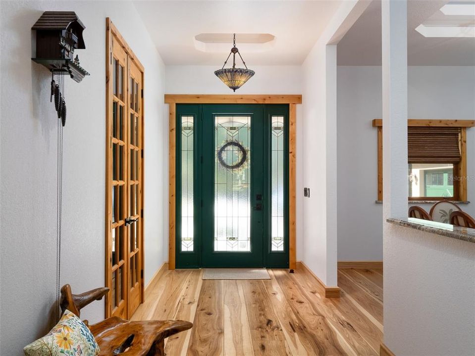 En Venta: $885,000 (3 camas, 2 baños, 2399 Pies cuadrados)