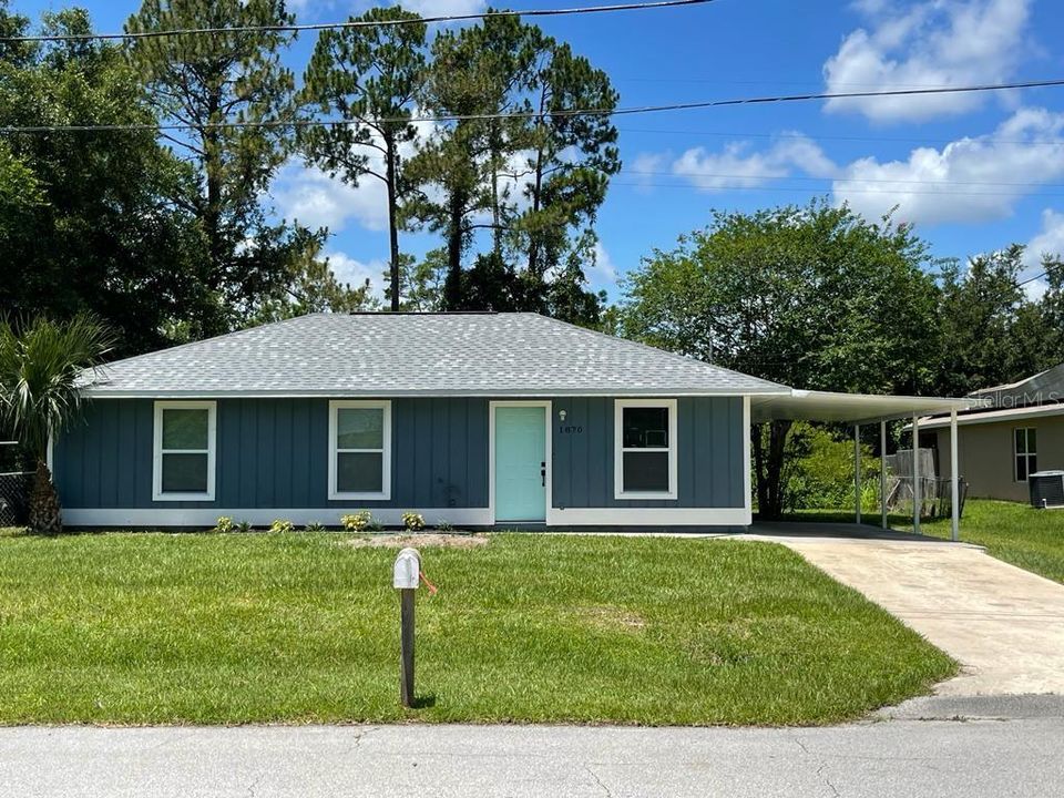 Recently Rented: $1,800 (3 beds, 2 baths, 1000 Square Feet)