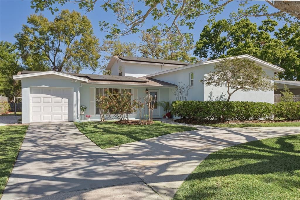 最近售出: $579,900 (4 贝兹, 3 浴室, 2060 平方英尺)