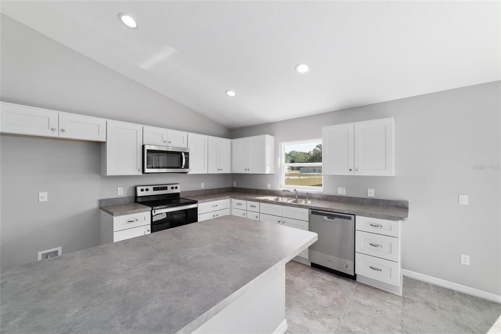 待售: $269,800 (3 贝兹, 2 浴室, 1569 平方英尺)