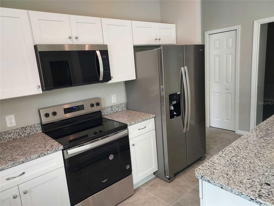 待售: $269,800 (3 贝兹, 2 浴室, 1569 平方英尺)